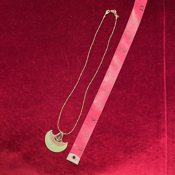 2/15 Vintage necklace fan shape - Picture 3 of 3